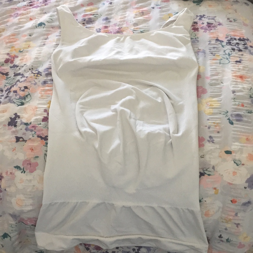 Blanqi maternity top size small
